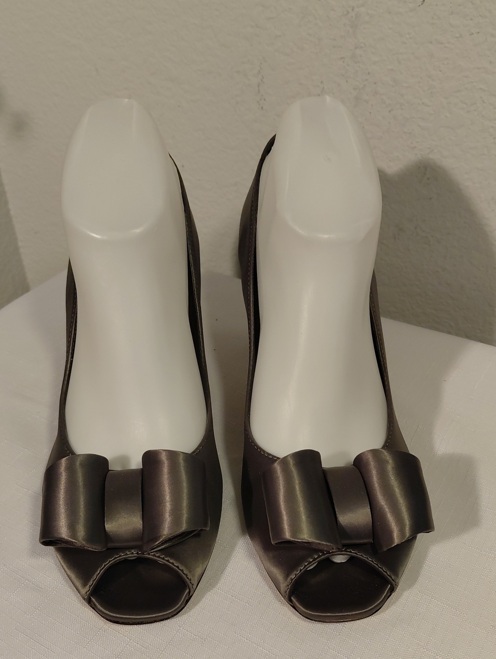 Vigotti Satin Peep-Toe Bow Pumps